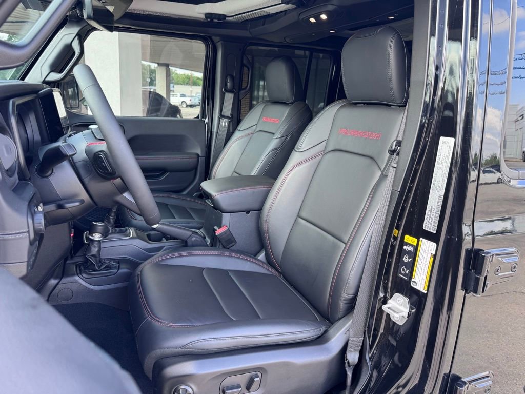 Used 2024 Jeep Wrangler Unlimited Rubicon AWD/4WD image 12