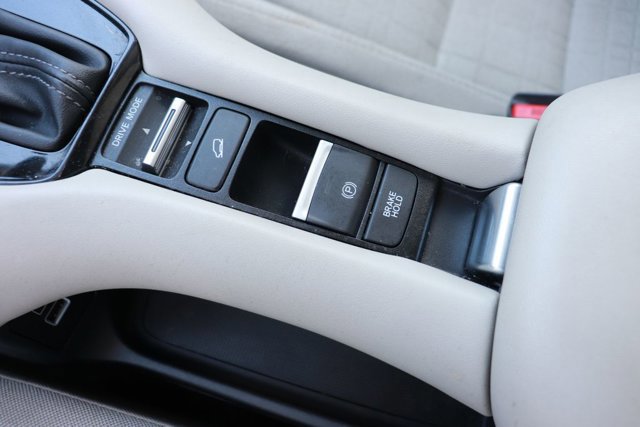 Used 2023 Honda HR-V LX image 17