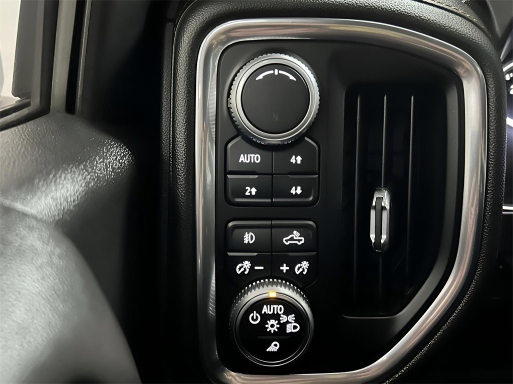 Used 2019 GMC Sierra 1500 AT4 w/ Technology Package image 18