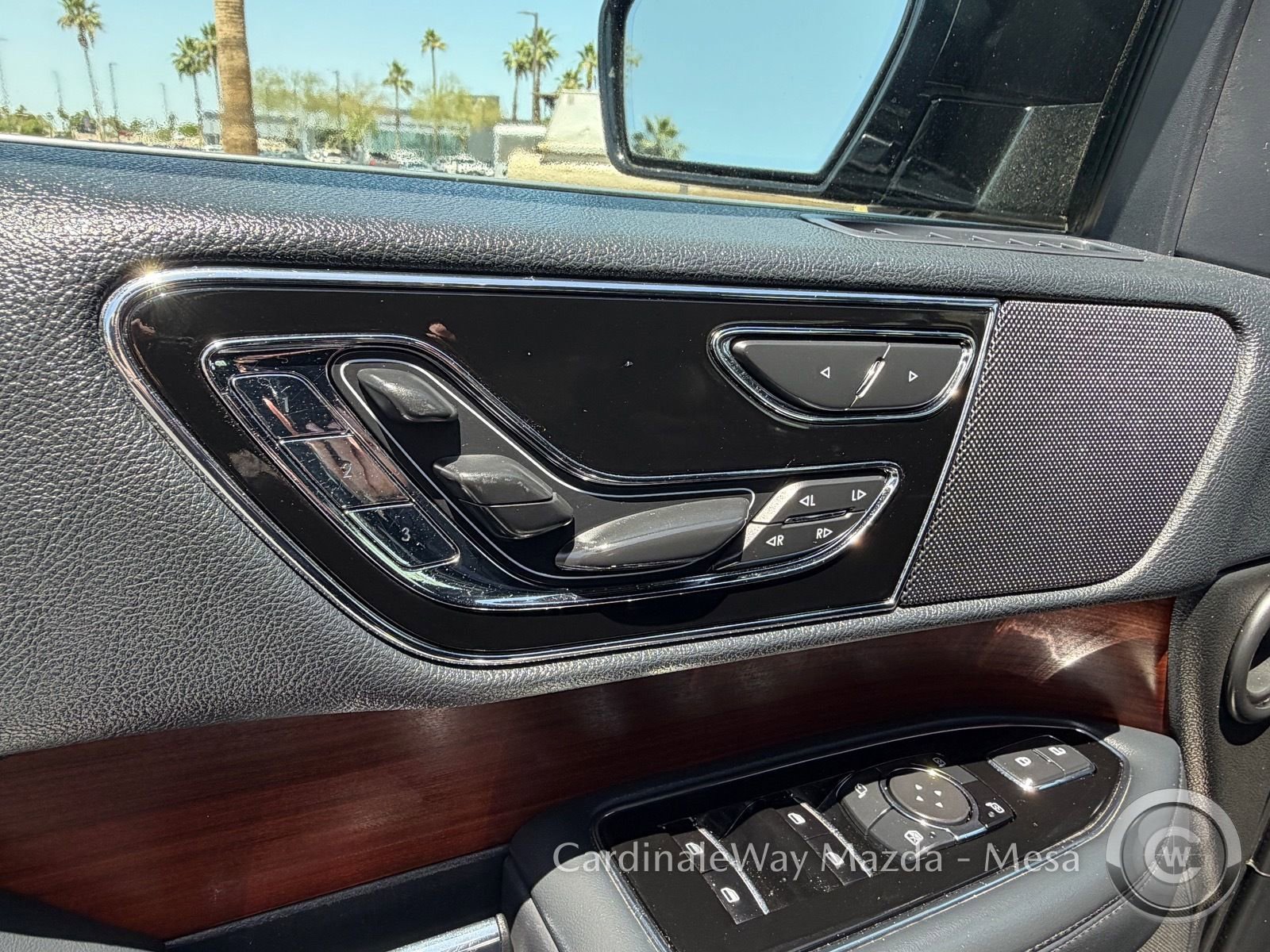 Used 2023 Lincoln Navigator Reserve AWD/4WD image 17