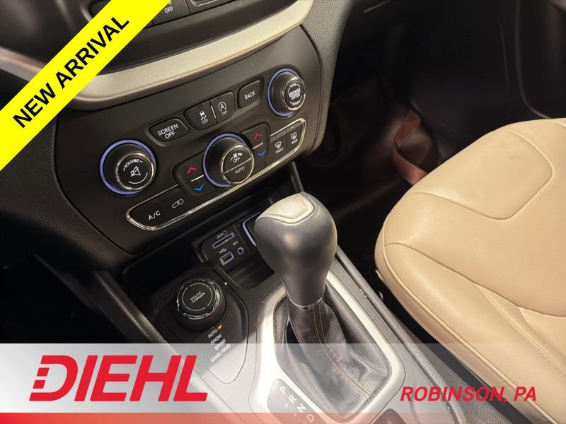 Used 2017 Jeep Cherokee Limited AWD/4WD image 16