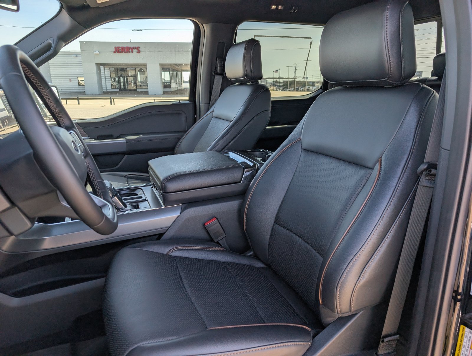 Used 2025 Ford F150 Lariat w/ Equipment Group 502A High AWD/4WD image 29