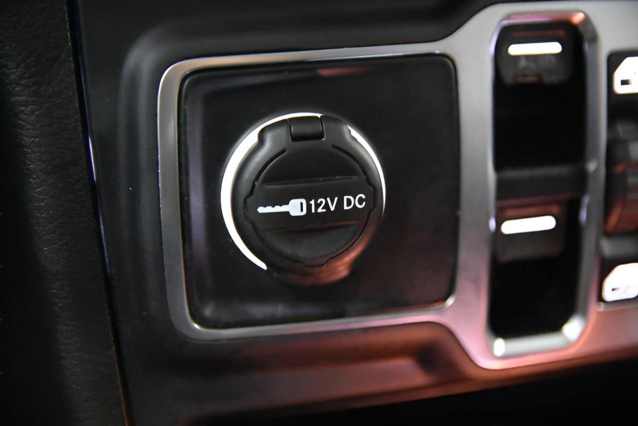 Used 2019 Jeep Wrangler Unlimited Sahara image 30