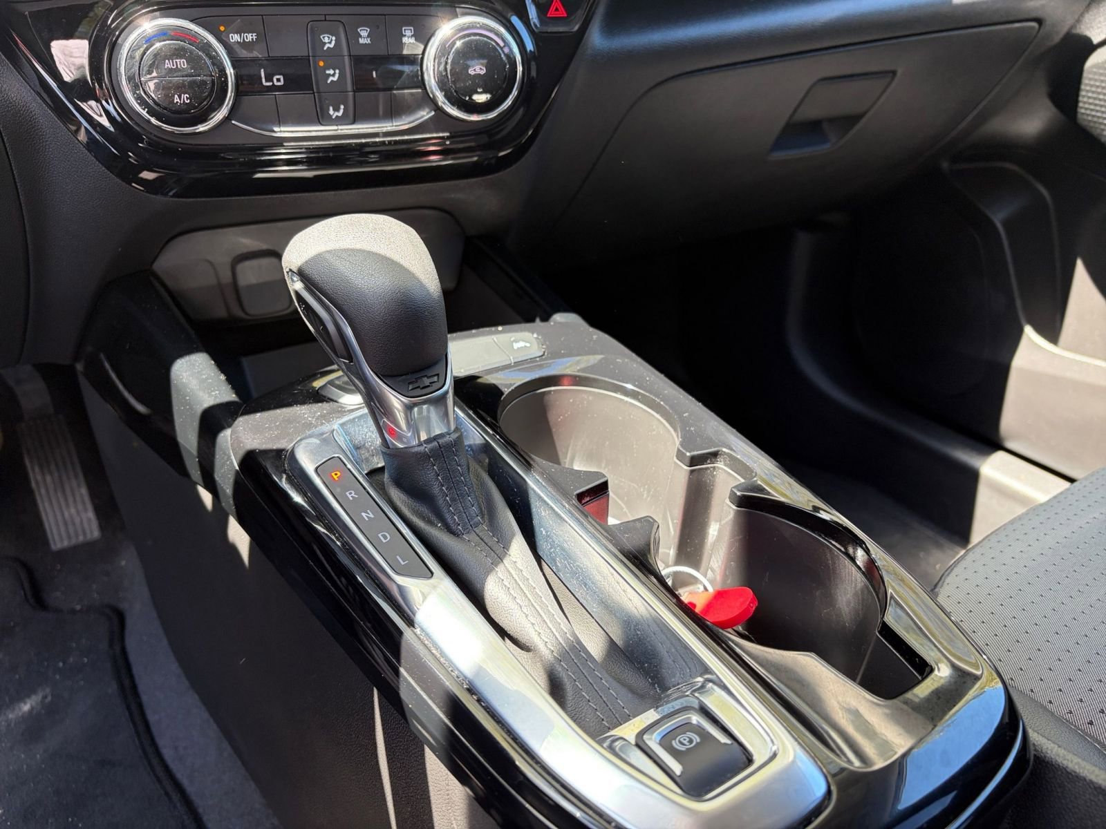 Used 2025 Chevrolet Trax LT FWD image 40