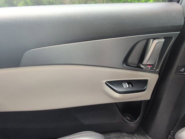 Used 2024 Kia Carnival LX image 26