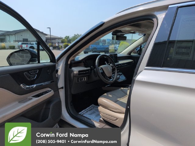 Used 2020 Lincoln Corsair Reserve w/ Equipment Group 201A FWD image 9