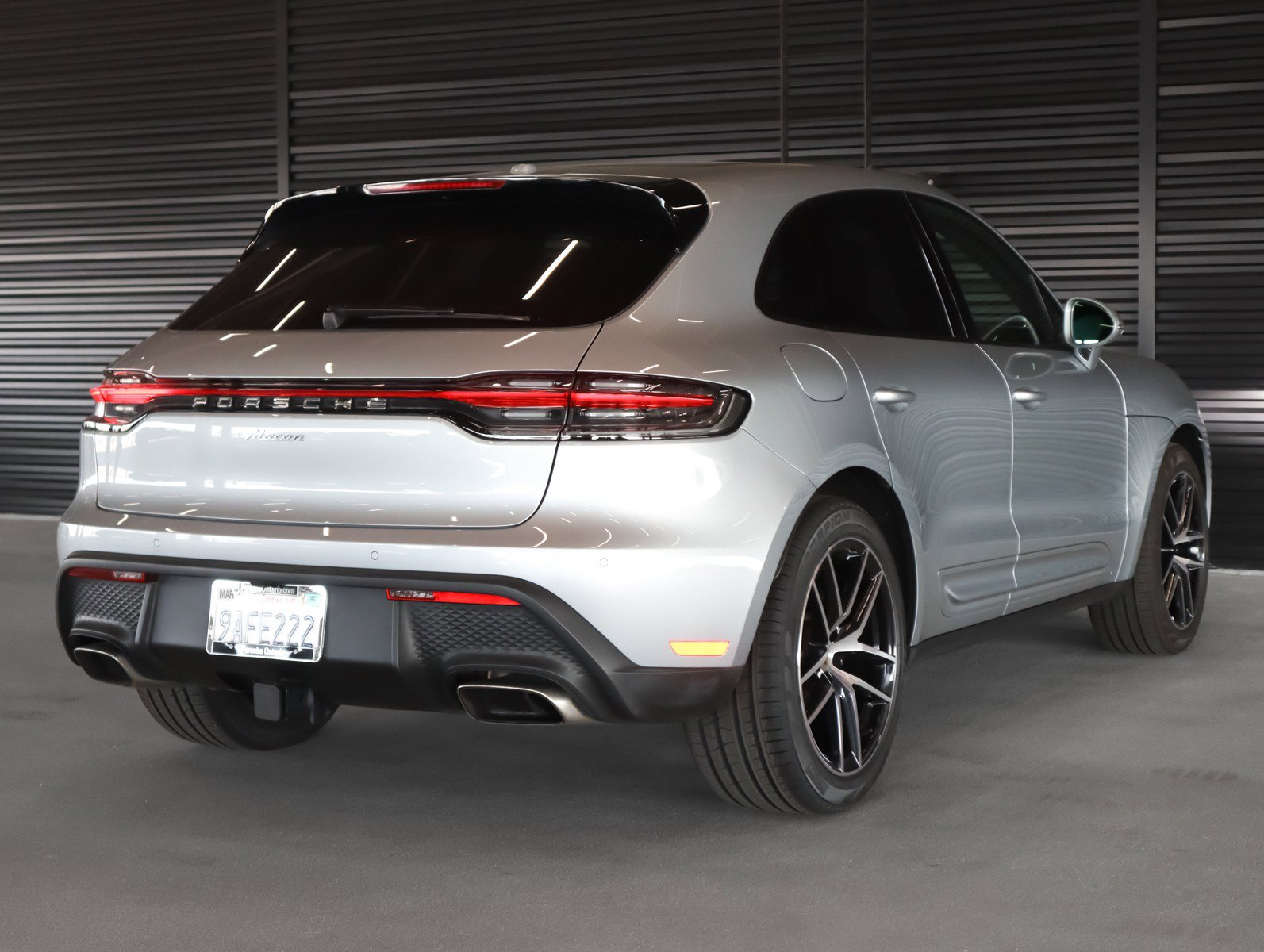 Certified 2022 Porsche Macan image 10