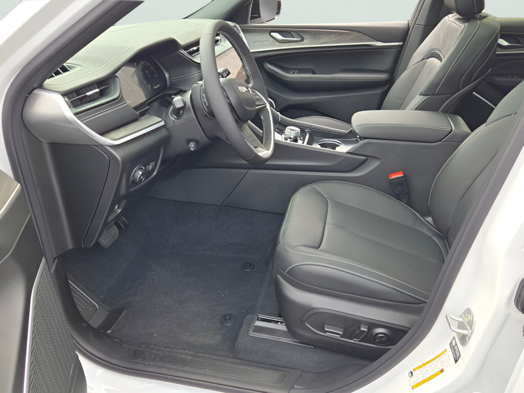 New 2027 Jeep Grand Cherokee Limited AWD/4WD image 26