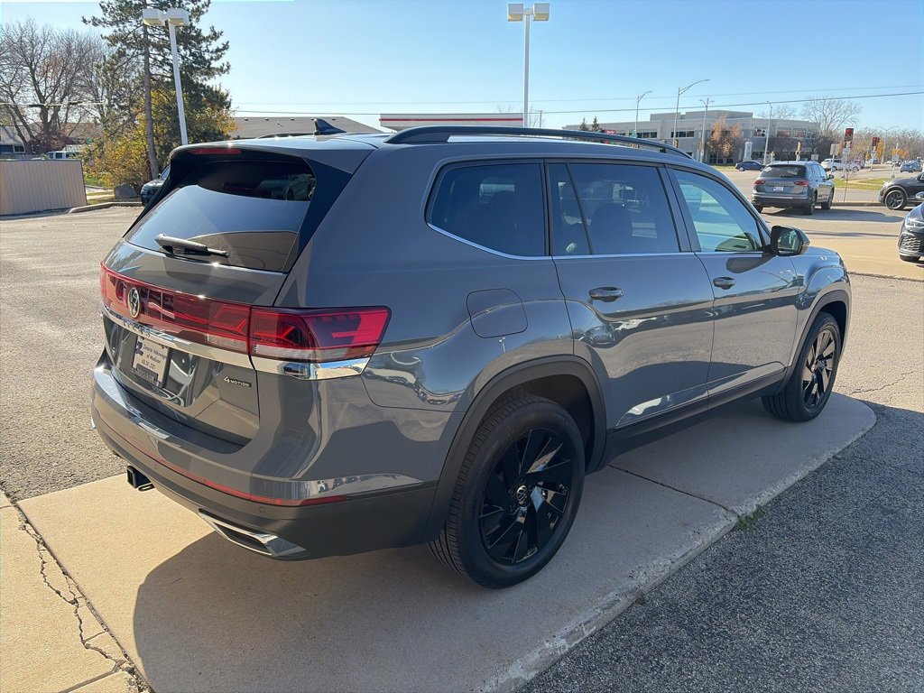 Certified 2025 Volkswagen Atlas SE image 9