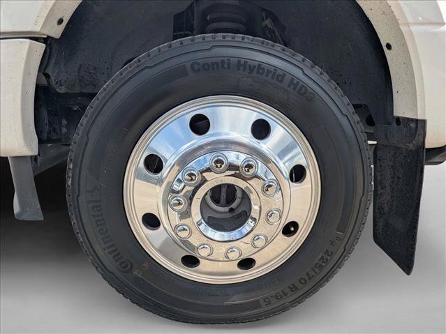 Used 2021 Ford F450 Platinum w/ FX4 Off-Road Package AWD/4WD image 24