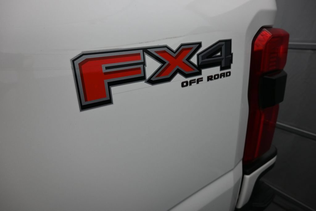 Used 2023 Ford F250 Lariat w/ Sport Appearance Package AWD/4WD image 23