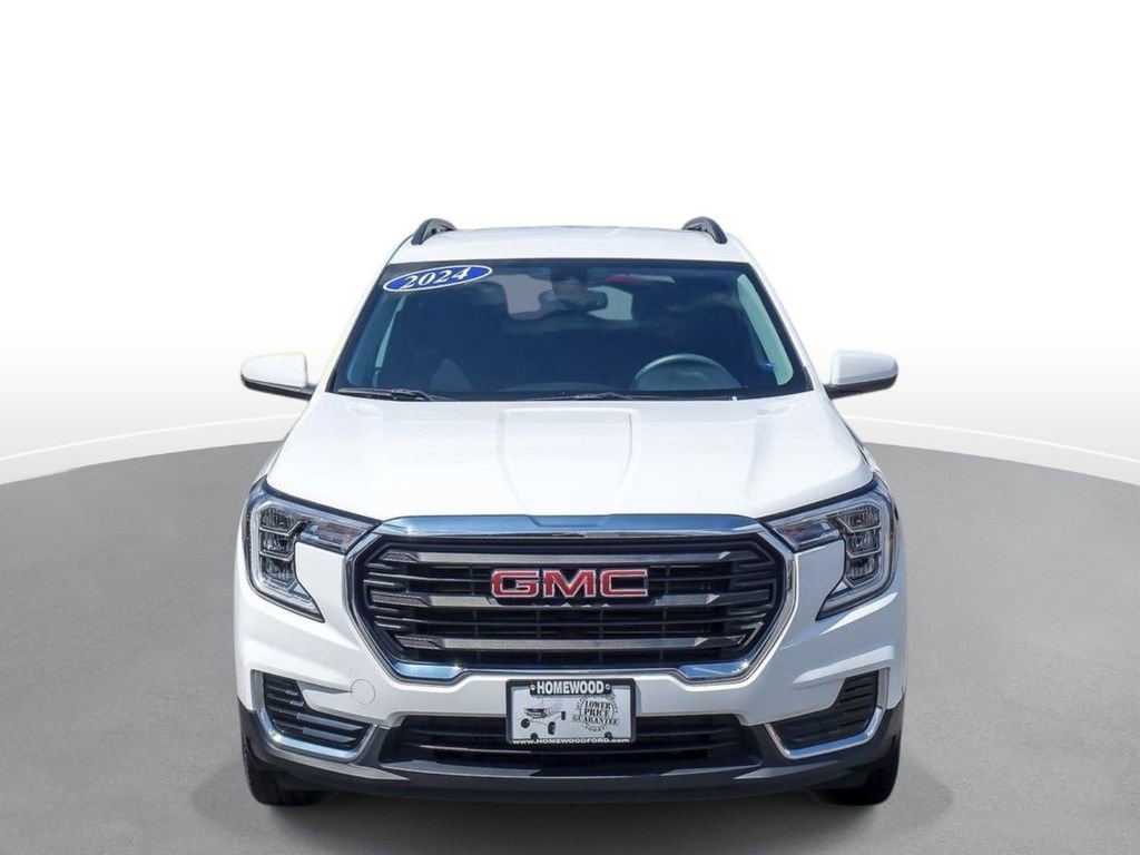 Used 2024 GMC Terrain SLE w/ Driver Convenience Package image 3