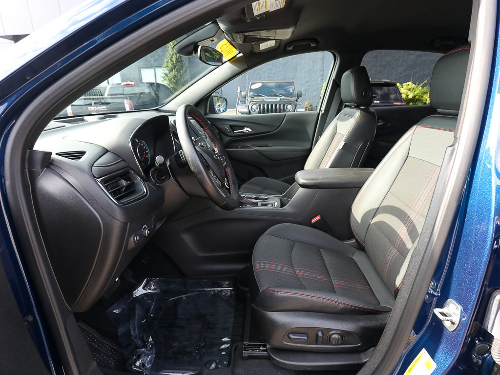 Used 2023 Chevrolet Equinox RS w/ LPO, Floor Liner Package FWD image 13