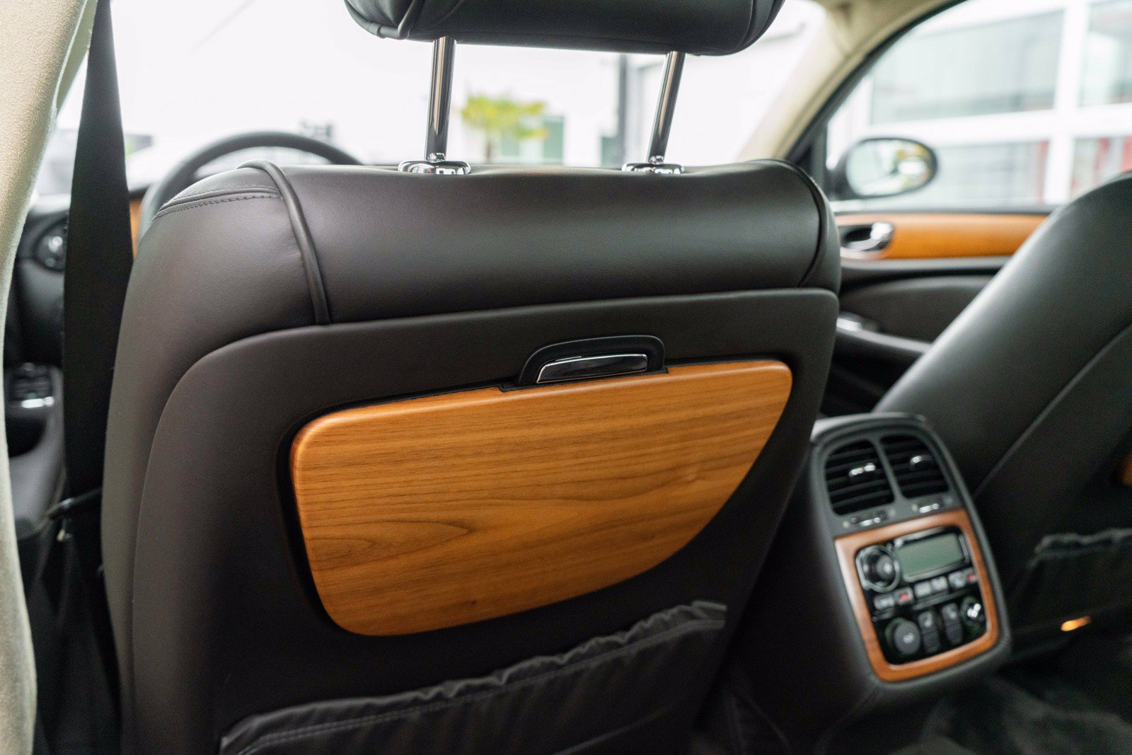 Used 2006 Jaguar XJ Vanden Plas Super V8 Portfolio RWD image 41
