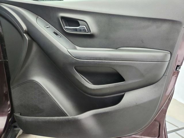 Used 2021 Chevrolet Trax LT image 23