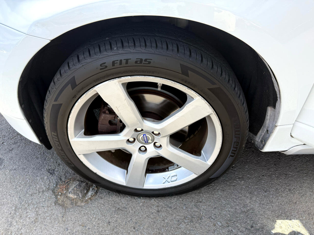Used 2011 Volvo XC60 T6 R-Design w/ Convenience Pkg image 34
