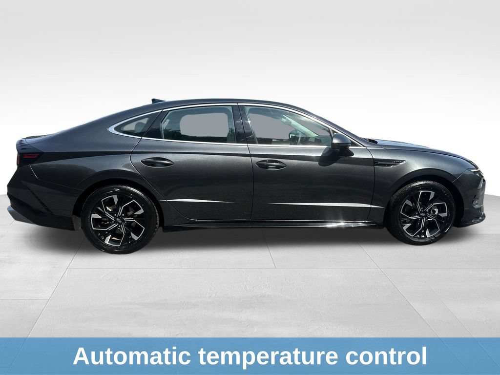 Used 2025 Hyundai Sonata SEL FWD image 9