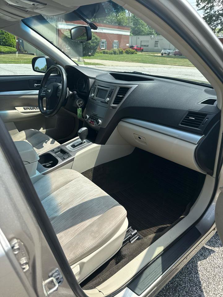 Used 2014 Subaru Legacy 2.5i Premium AWD/4WD image 20