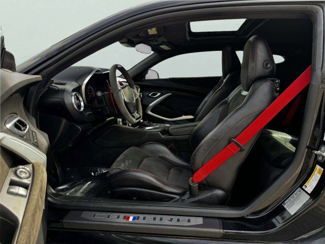 Used 2017 Chevrolet Camaro ZL1 image 18