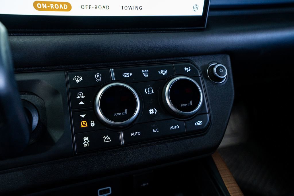 Used 2022 Land Rover Defender 90 X image 46