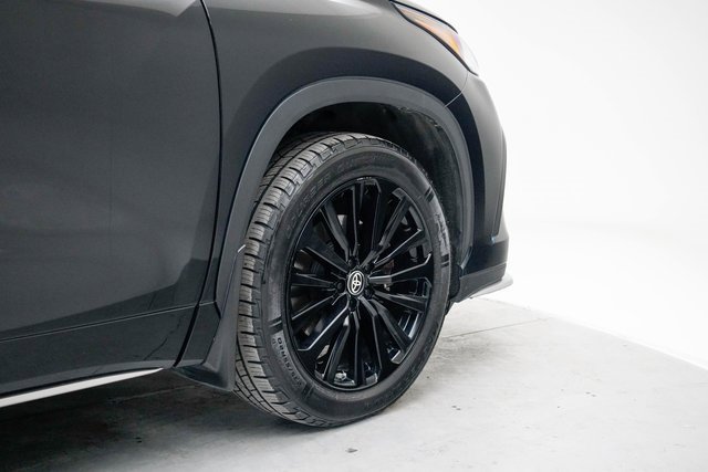 Used 2023 Toyota Highlander XSE image 11
