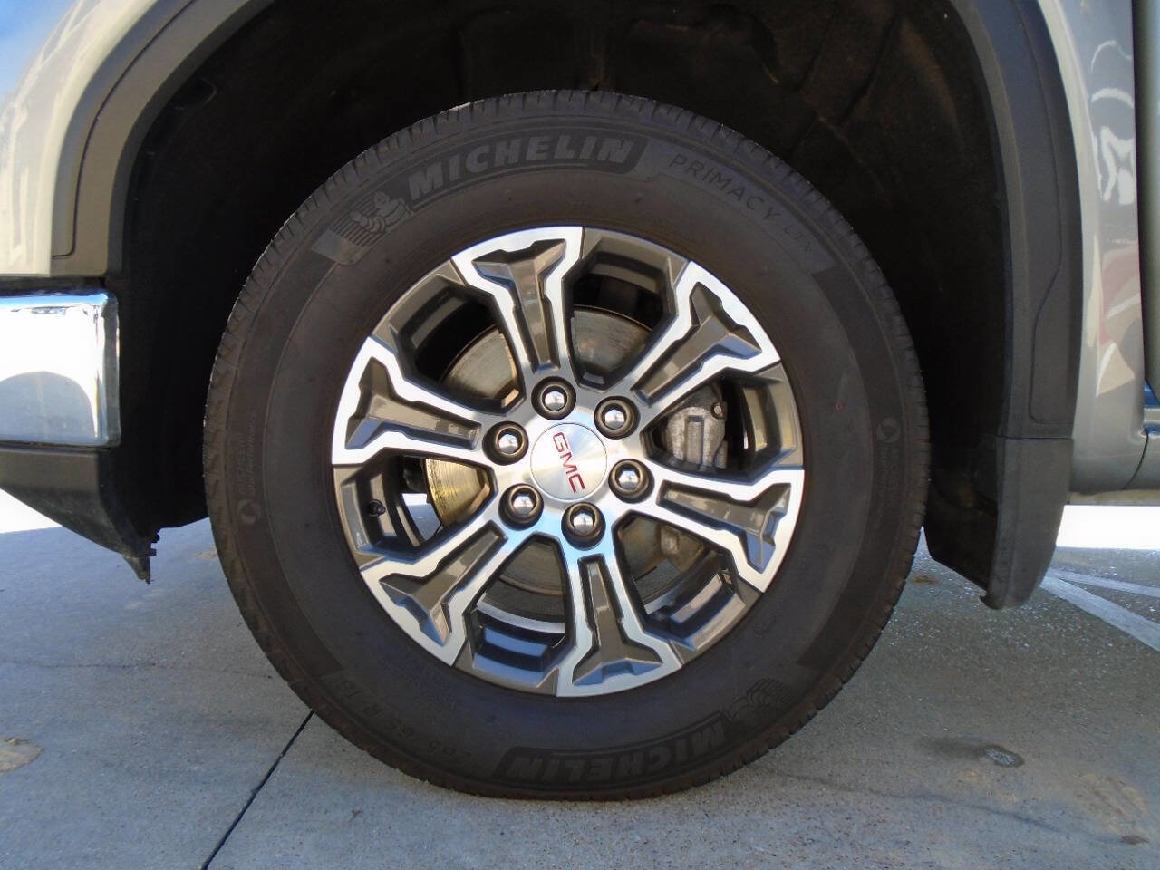 Used 2025 GMC Sierra 1500 SLT image 27