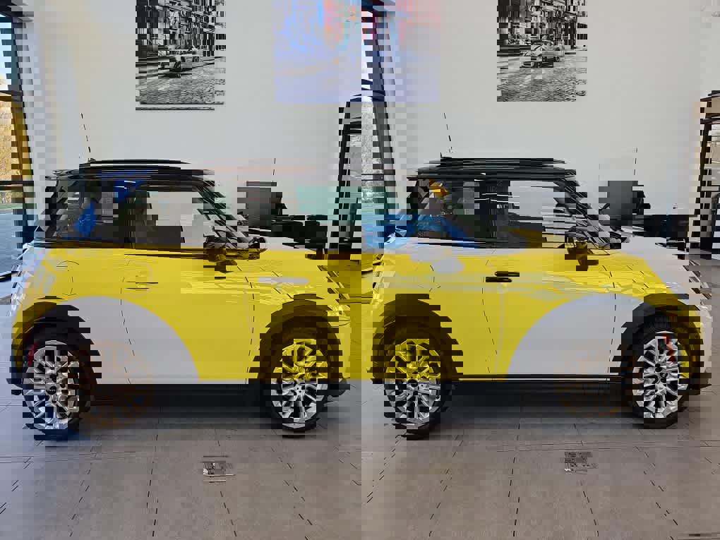 Certified 2025 MINI Cooper S image 11