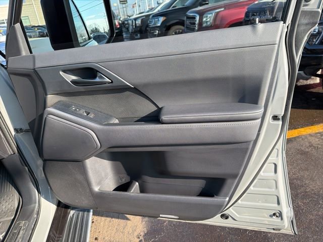 Used 2025 Lexus GX 550 w/ Accessory Package (2T) image 24