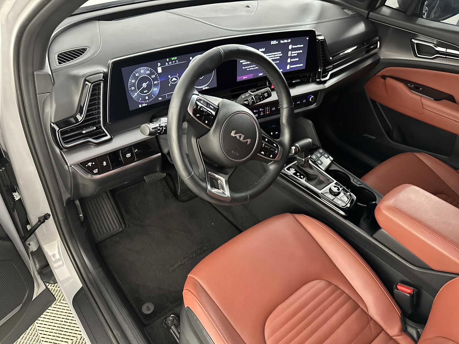 Used 2025 Kia Sportage SX image 10