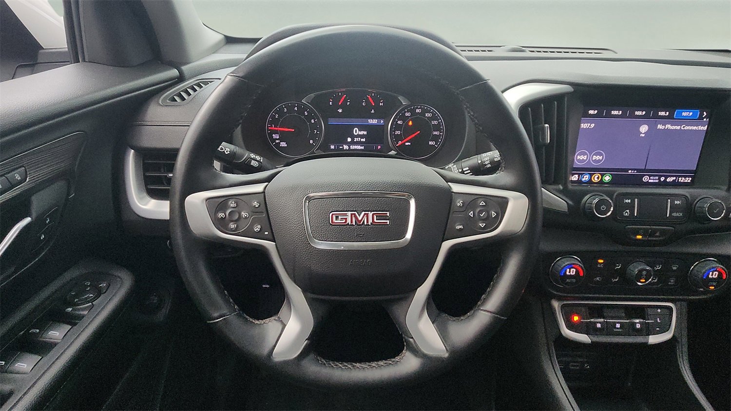 Used 2023 GMC Terrain SLT image 10