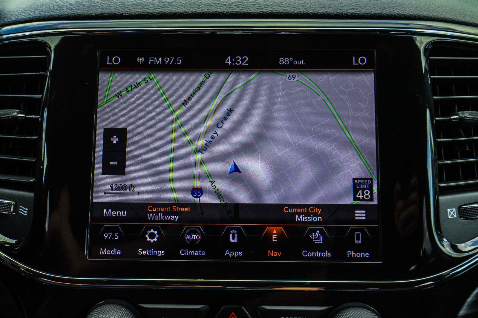 Used 2021 Jeep Grand Cherokee Laredo w/ Trailer Tow Group IV AWD/4WD image 7