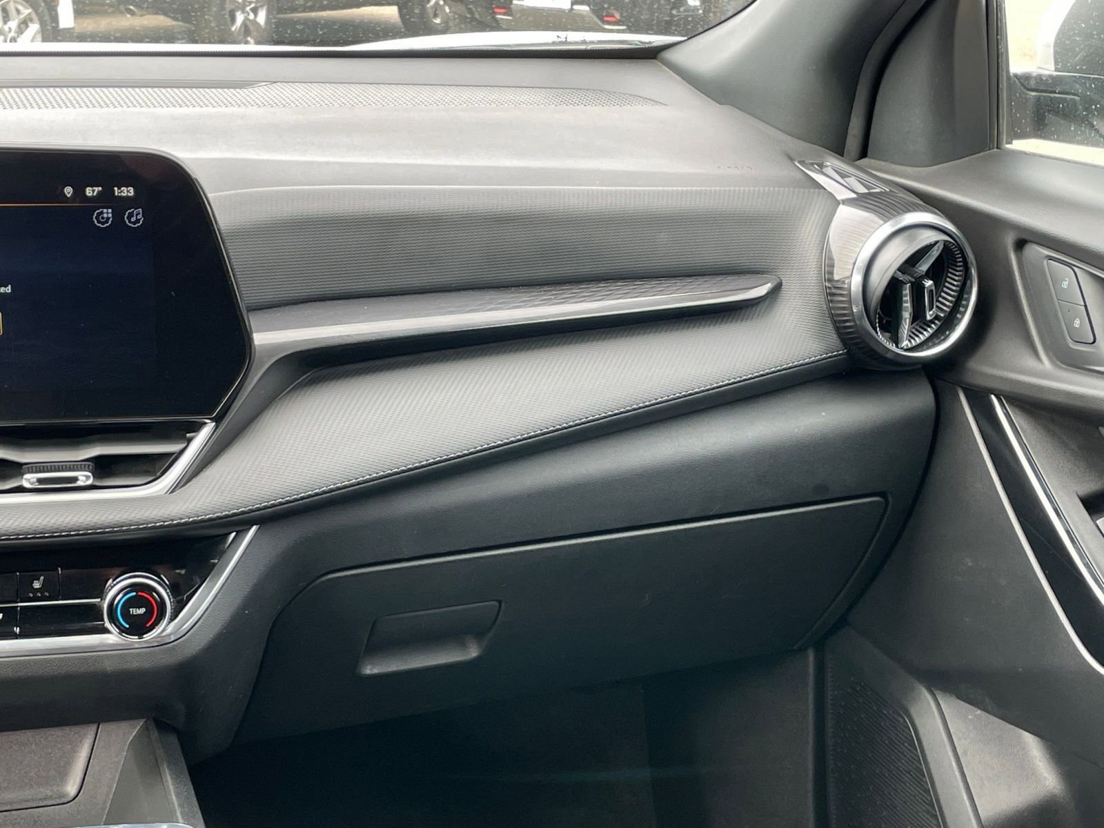 Used 2025 Chevrolet Equinox LT image 36