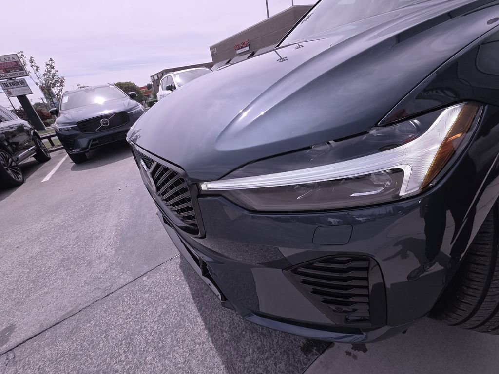 New 2026 Volvo XC60 B5 Core w/ Climate Package image 34