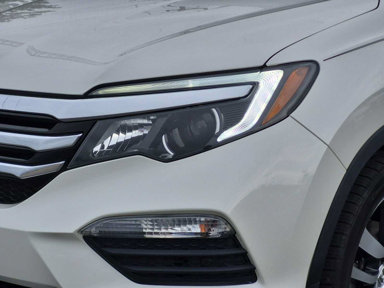 Used 2017 Honda Pilot Touring image 11