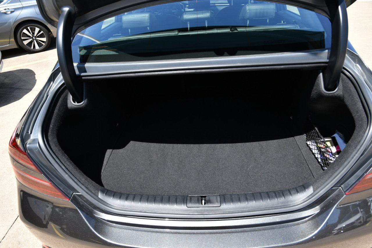 Used 2025 Genesis G70 2.5T image 28