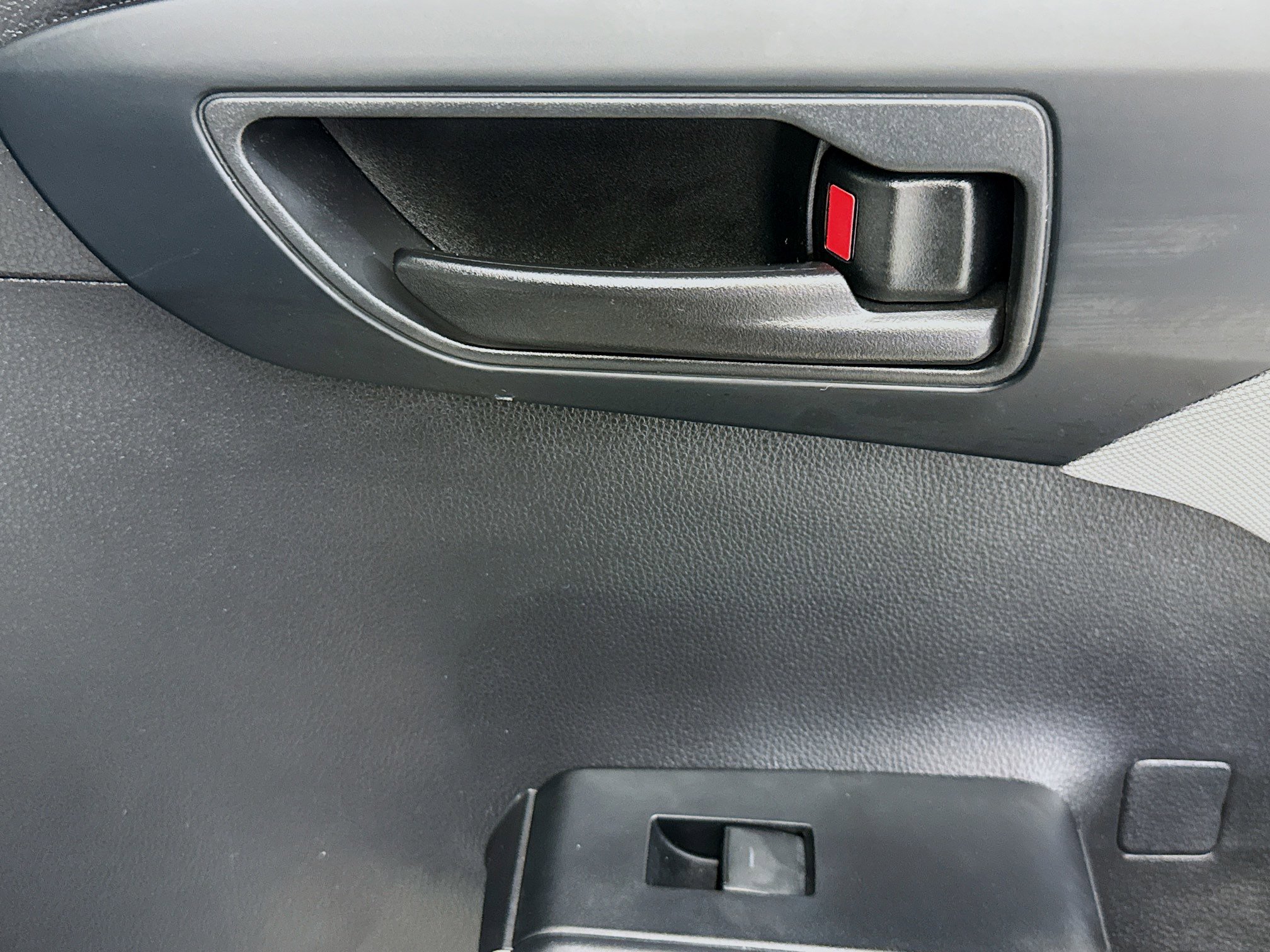 Used 2023 Toyota Highlander L image 30