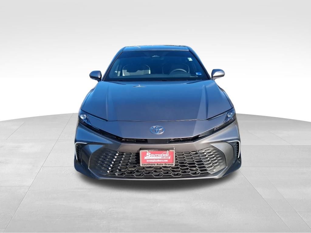 Used 2025 Toyota Camry SE w/ Convenience Package image 8