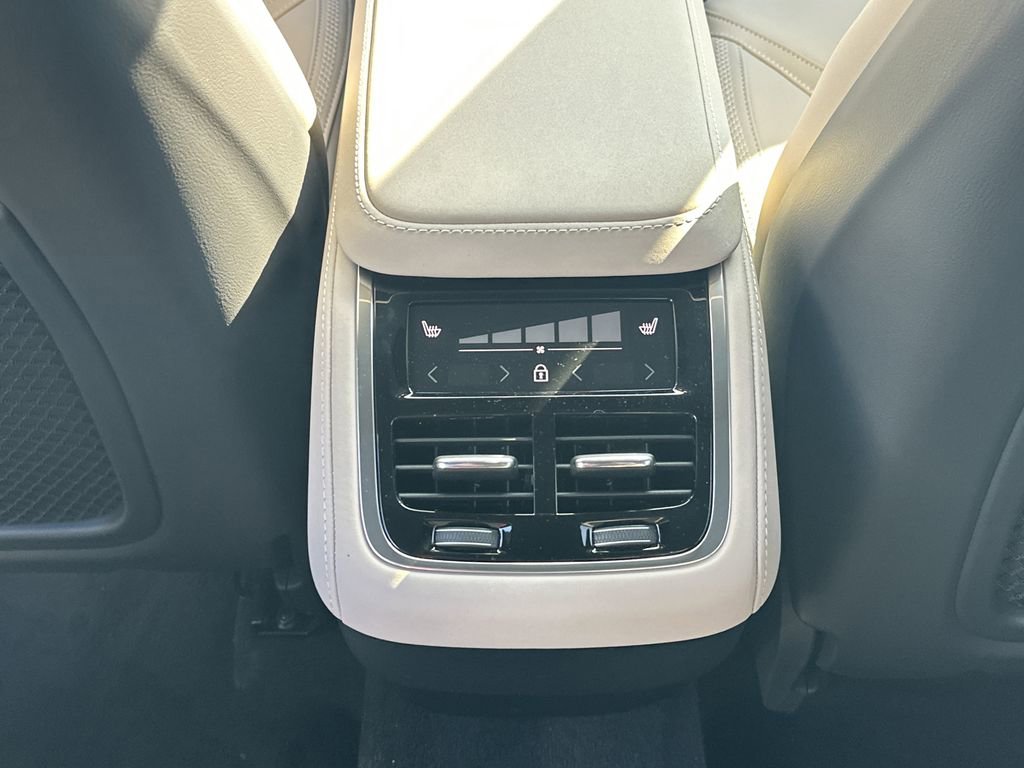 New 2026 Volvo XC90 B6 Plus w/ Protection Package Premier image 13