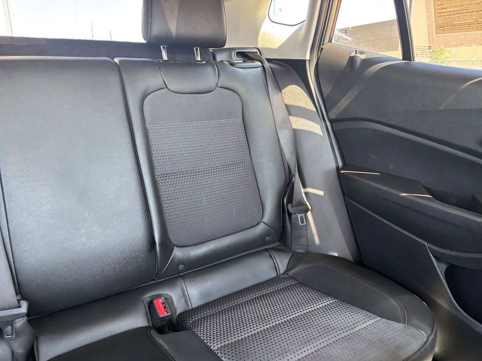 Used 2025 Chevrolet Trax LT w/ LT Convenience Package FWD image 36