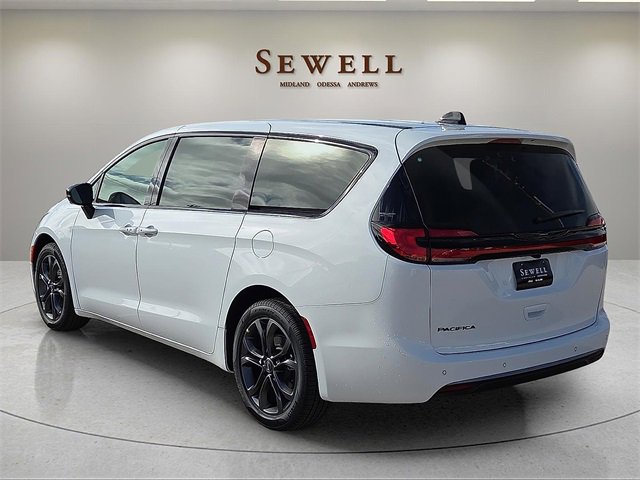 New 2026 Chrysler Pacifica Select image 3