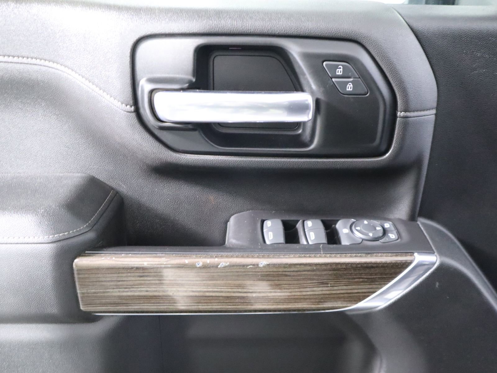 Used 2020 Chevrolet Silverado 2500 LT w/ Z71 Off-Road Package image 20