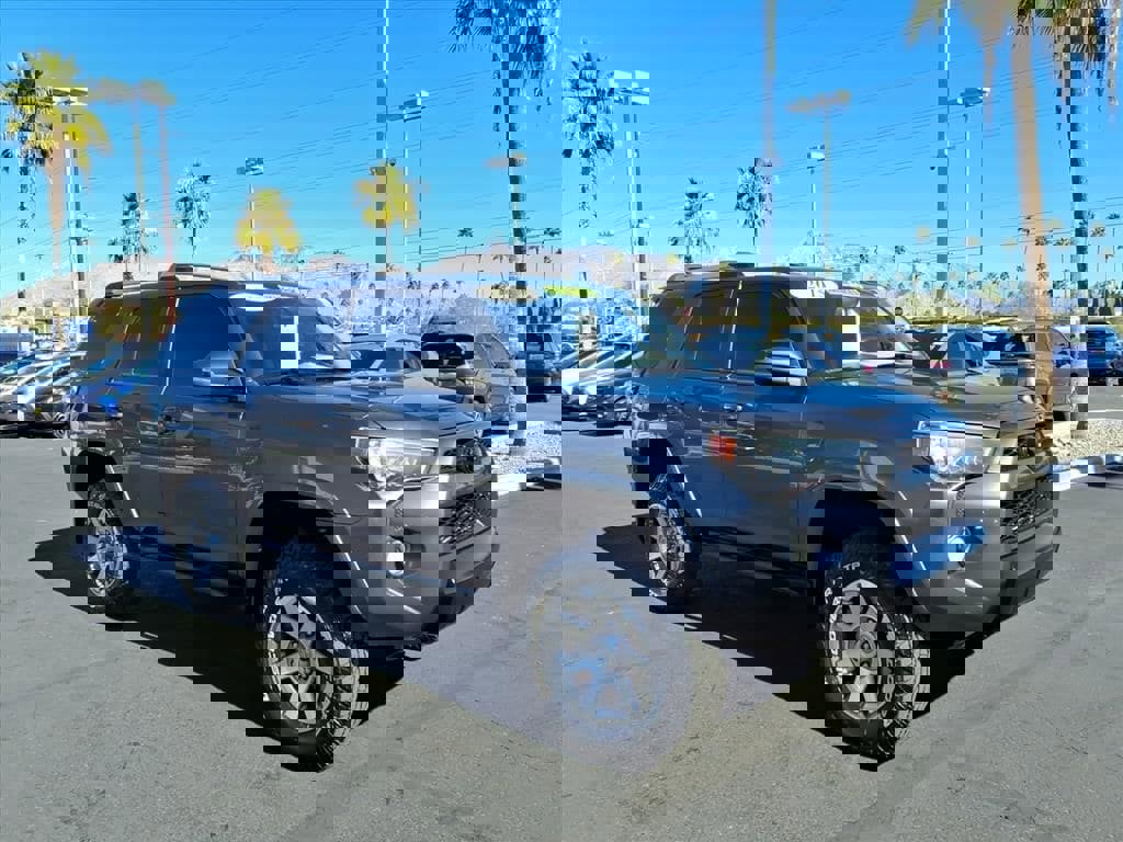 Used 2015 Toyota 4Runner image 32