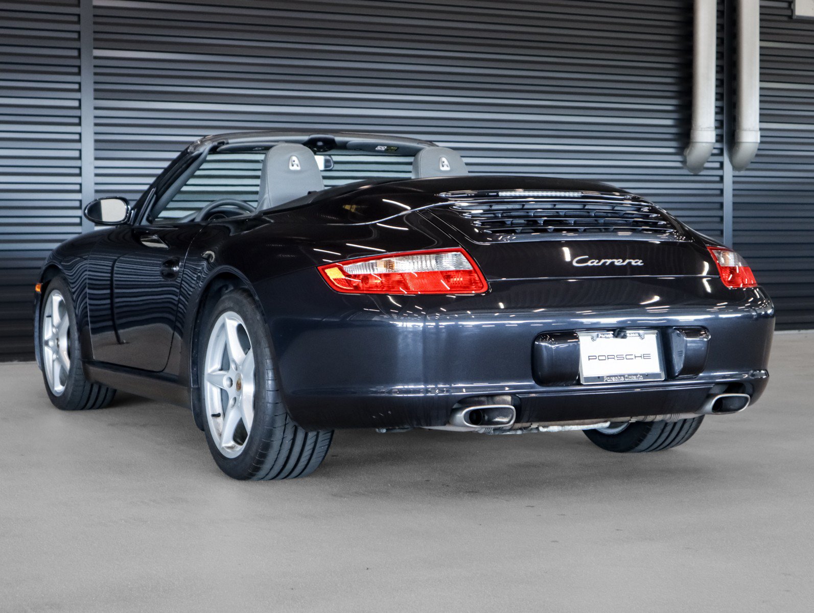 Used 2006 Porsche 911 Carrera RWD image 3