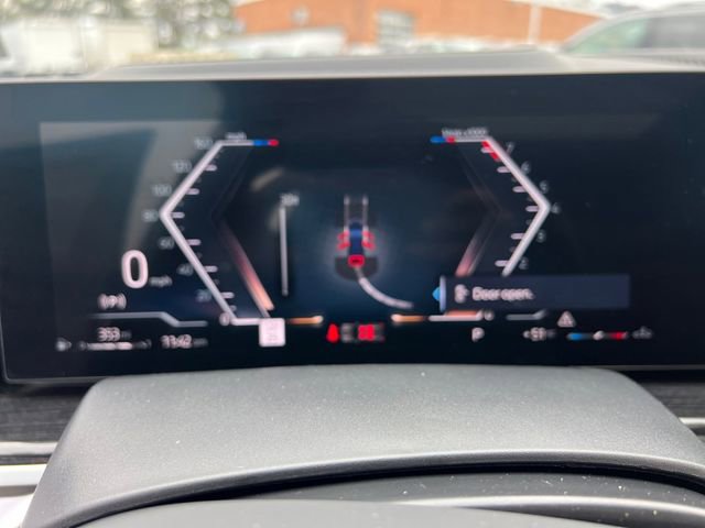 Used 2026 BMW X7 xDrive40i w/ M Sport Package image 25