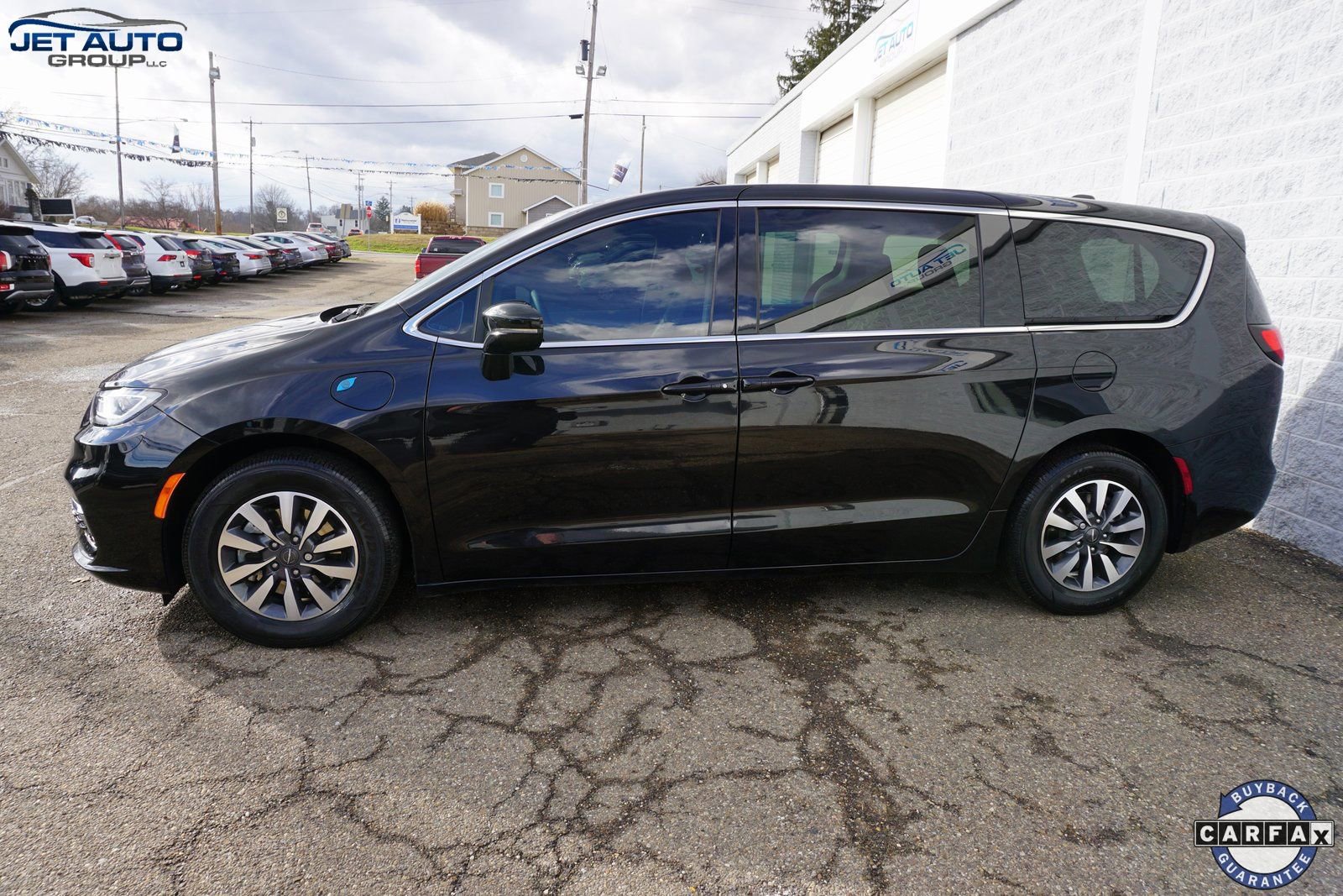 Used 2022 Chrysler Pacifica Touring-L image 4