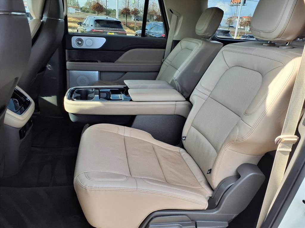 Used 2022 Lincoln Navigator L Reserve AWD/4WD image 23