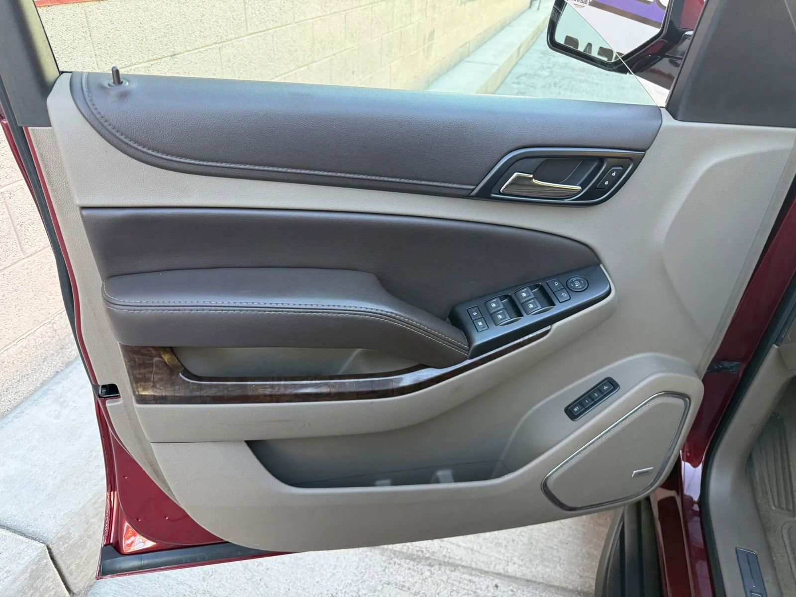 Used 2018 Chevrolet Suburban LT RWD image 14