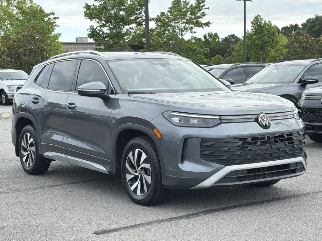New 2025 Volkswagen Tiguan S FWD image 7
