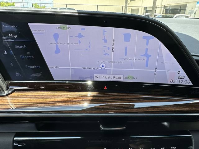 Certified 2022 Cadillac Escalade Premium Luxury RWD image 26