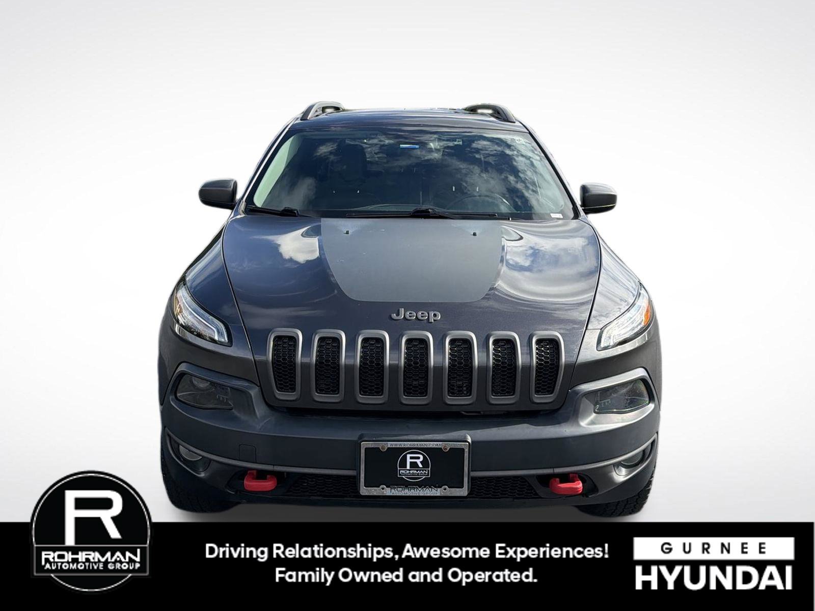 Used 2017 Jeep Cherokee Trailhawk w/ Comfort/Convenience Group AWD/4WD image 3